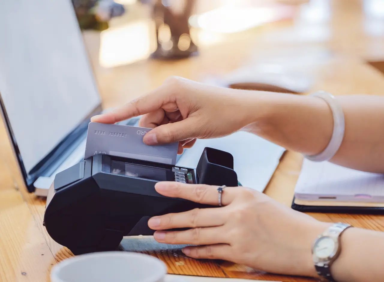 Cara Bayar Tiket Kereta Lewat ATM Mandiri Beserta Biayanya