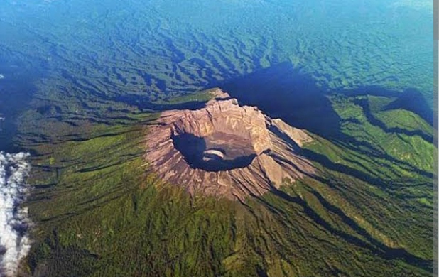 Contoh Gunung di Indonesia